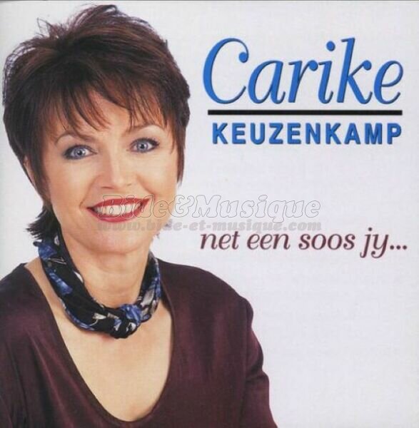 Carike Keuzenkamp - Klein strand kafeetjie by die hawe