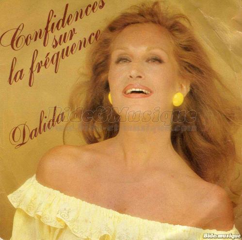 Dalida avec le petit Antoine - Confidences sur la fréquence