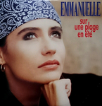 Emmanuelle - Sur une plage en été